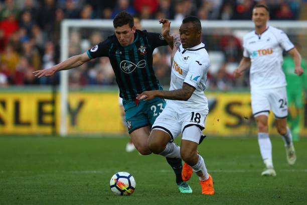 她始终紧跟 她始终紧跟